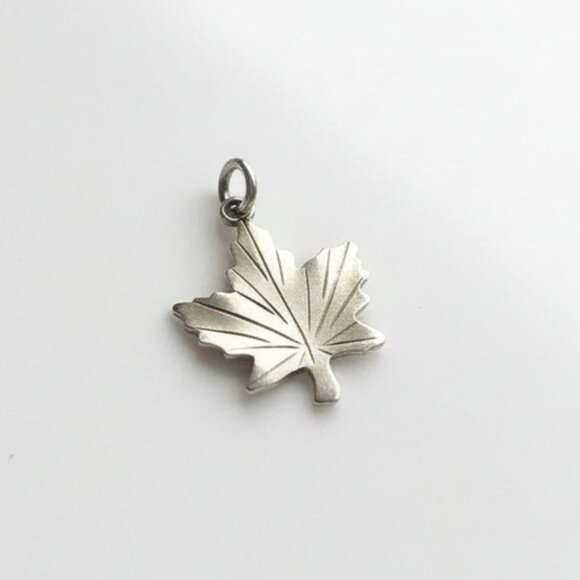 Source Unknown Jewelry - Canadian Sterling Silver Maple Leaf Pendant Charm Canada Souvenir Jewelry Gift